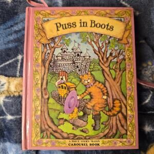 Copied - Puss In Boots A PSS Carousel (Peepshow) Book Illustrated By Karen Avery